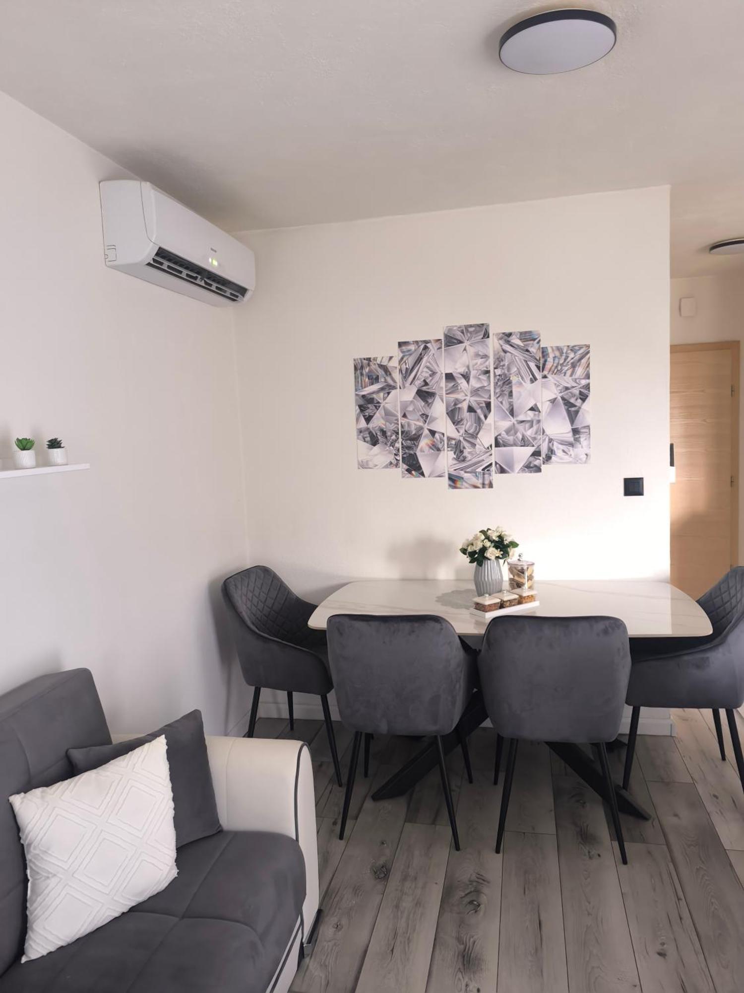 Apartman Rex Svinisce Exterior foto
