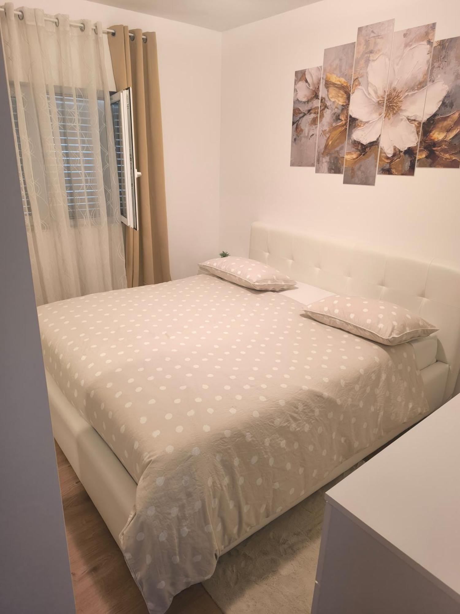 Apartman Rex Svinisce Exterior foto